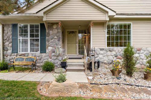 20-870 Calpernia, Wixom, MI, 48393-1894 | Card Image