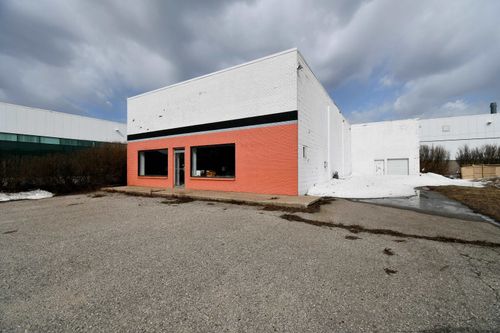 103 Harbor Dr, Charlevoix, MI, 49720-9694 | Card Image