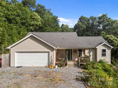 55 Pine Bluff Rd, Hendersonville, NC, 28792-9501 | Card Image