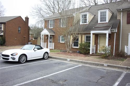 105 Wellesley Dr, Newport News, VA, 23606-4031 | Card Image