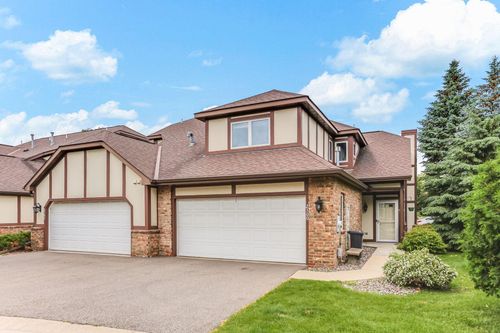 2300 19th Ave Ne, Minneapolis, MN, 55418-4807 | Card Image