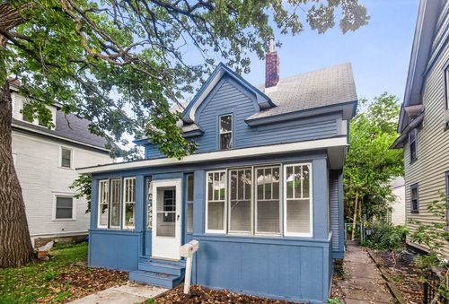 682 Fairview Ave N, Saint Paul, MN, 55104-1712 | Card Image