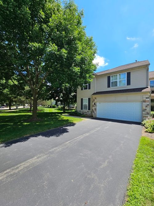 749 Dillon Ct, Grayslake, IL, 60030-3374 | Card Image