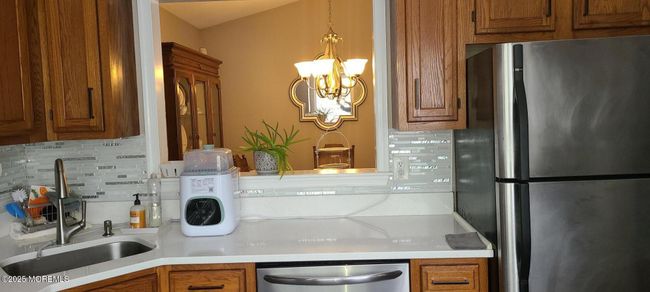 312 Towne Dr, Condo with 2 bedrooms, 2 bathrooms and 1 parking in Manalapan NJ | Image 7