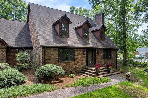 304 Cascade Dr, High Point, NC, 27265-8613 | Card Image