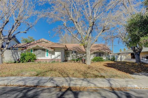 1813 Bracken Ave, Las Vegas, NV, 89104-3607 | Card Image