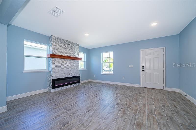 Residential Lease in DAVENPORT 3