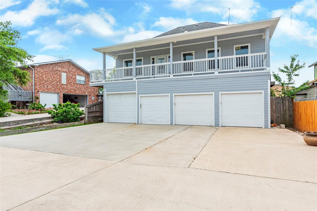 6th St, Kemah, TX 77565