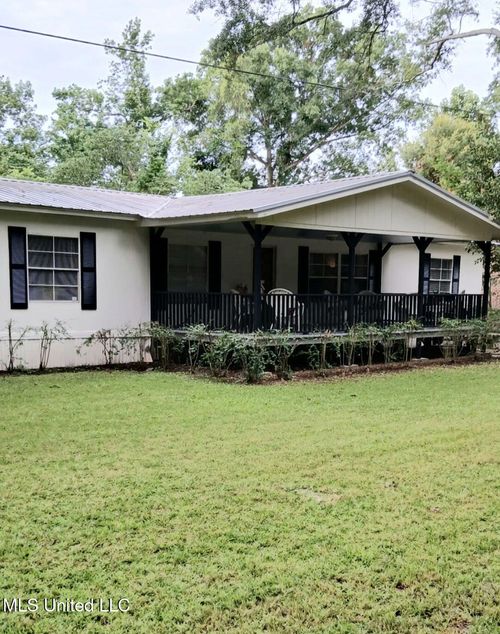 35 Newman Rd, Natchez, MS, 39120-9298 | Card Image