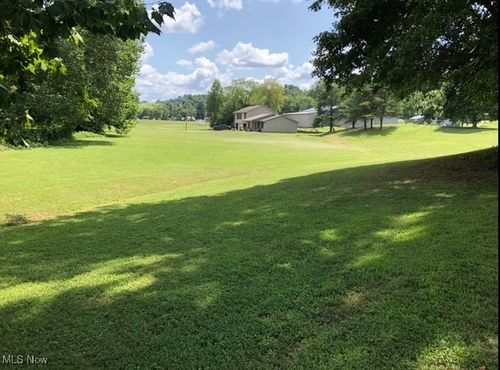 107 Twin Lakes Dr, Mineral Wells, WV, 26150-9714 | Card Image