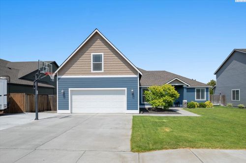 882 Pikes Peak Dr, West Richland, WA, 99353-8815 | Card Image