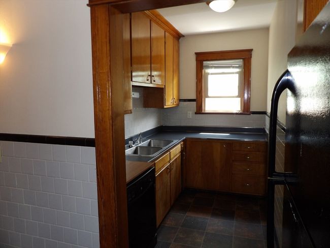 APT-1 - 412 Grafton St, Condo with 3 bedrooms, 1 bathrooms and 2 parking in Worcester MA | Image 6
