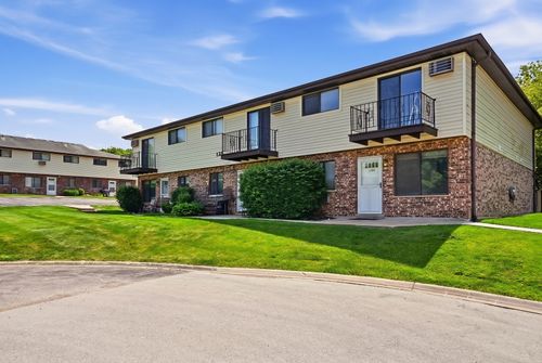 c-125 Willows Edge Ct, Willow Springs, IL, 60480-1259 | Card Image