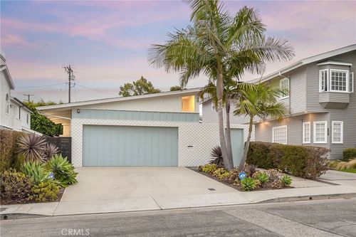 2412 John St, Manhattan Beach, CA, 90266-6653 | Card Image