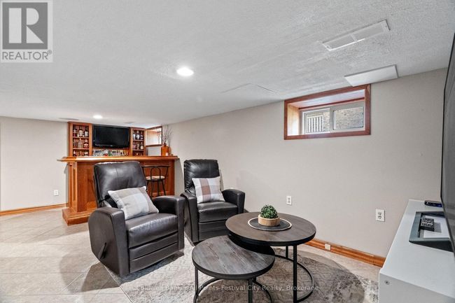 32 Cambria Rd S, House other with 3 bedrooms, 2 bathrooms and 4 parking in Goderich ON | Image 40