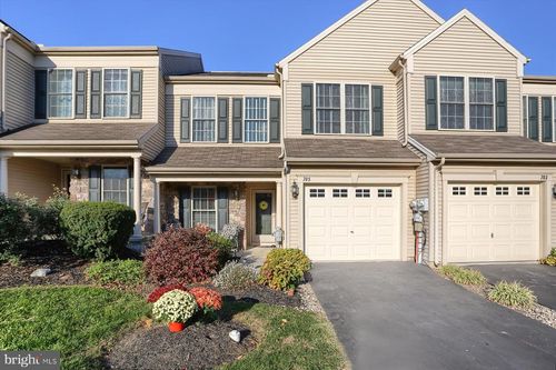 705 Creekside Drive, HUMMELSTOWN, PA, 17036 | Card Image