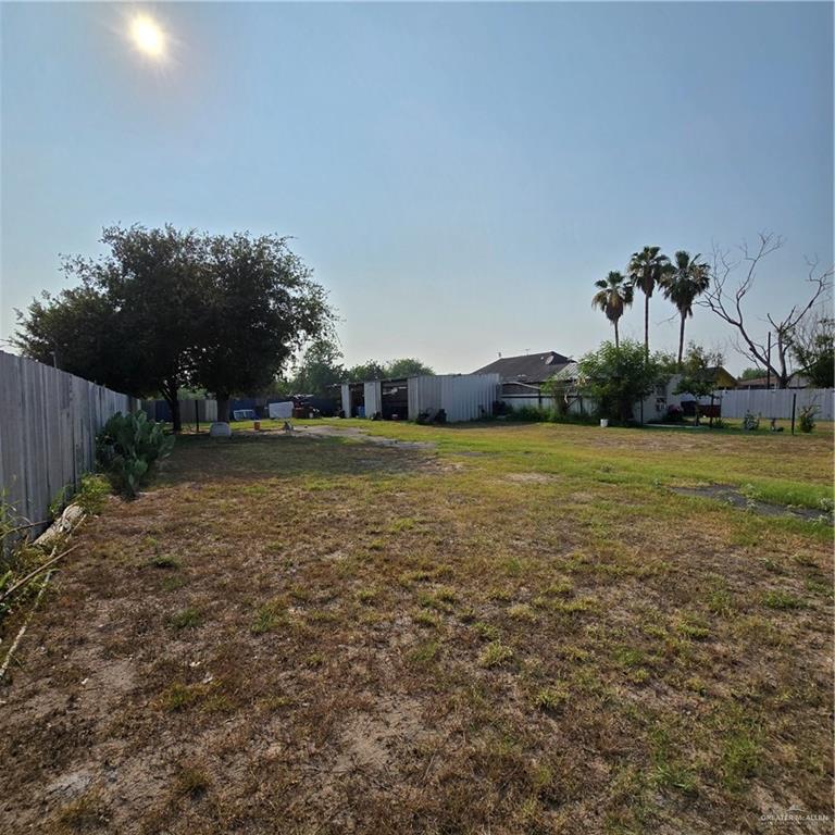 Davis Ln, Mission, TX 78574