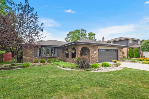 8955 Linden Drive, Tinley Park, IL, 60487 | Card Image