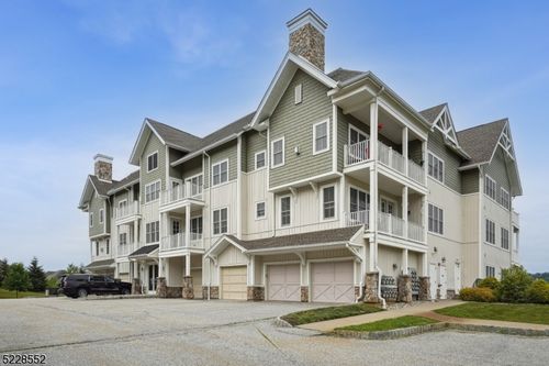 unit-203-169 Tarrington Rd, Hamburg, NJ, 07419-1375 | Card Image