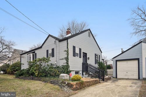 27 School Ln, CHERRY HILL, NJ, 08002-3609 | Card Image