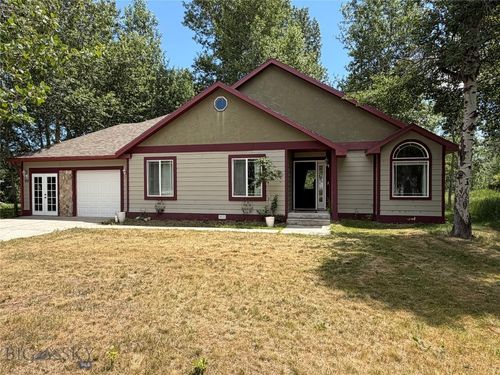 102 S 3rd St, Roberts, MT, 59070 | Card Image