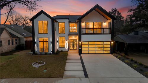 9428 Hobart St, Dallas, TX, 75218-2717 | Card Image