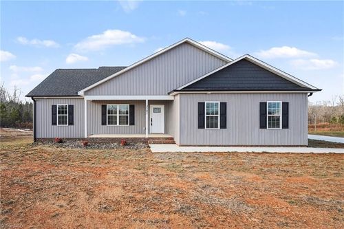 3287 Fox Dr, Asheboro, NC, 27205 | Card Image