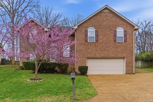 118 Redbud Dr, Hendersonville, TN, 37075-3982 | Card Image