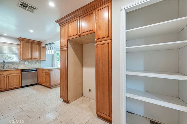 20129 Halsted St, House other with 3 bedrooms, 2 bathrooms and 2 parking in Chatsworth CA | Image 13