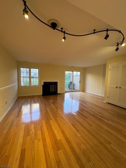 26 Cambridge Rd, Bedminster, NJ, 07921-1611 | Card Image