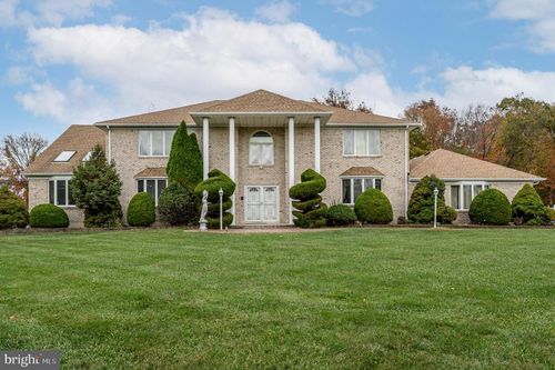 4 Drinking Brook Rd, MONMOUTH JUNCTION, NJ, 08852-2800 | Card Image