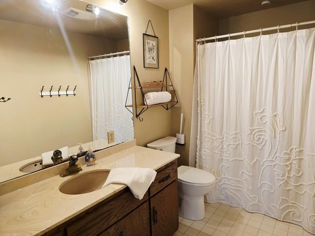 Bathroom.jpg | Image 29