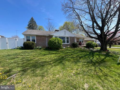 801 Mccosh St, HANOVER, PA, 17331-1834 | Card Image