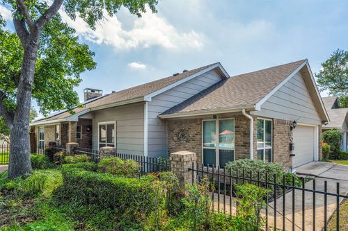 2712 Glenwood Ct, Carrollton, TX, 75006-4759 | Card Image