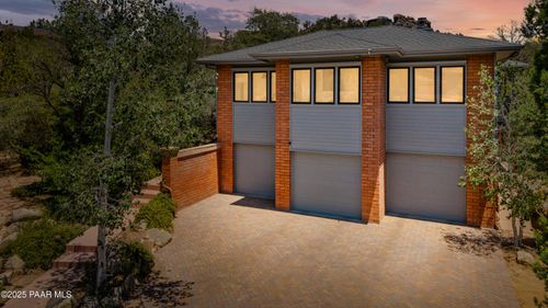 2270 Skyline Dr, Prescott, AZ, 86303-5642 | Card Image