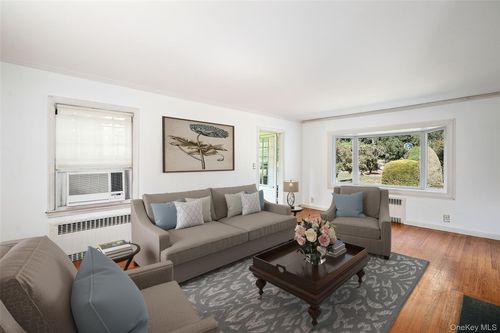 100 Lord Kitchener Rd, New Rochelle, NY, 10804-2238 | Card Image
