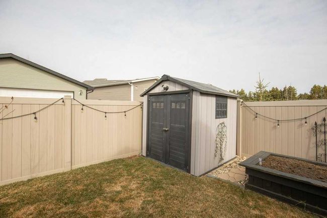 131 Cedar Square, House other with 5 bedrooms, 4 bathrooms and 7 parking in Blackfalds AB | Image 9