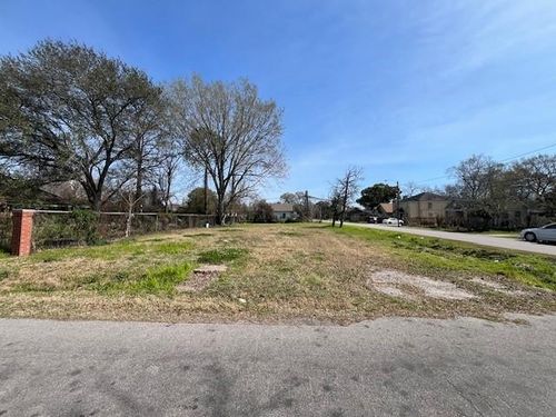 2695 Atlanta St, Beaumont, TX, 77701-8509 | Card Image