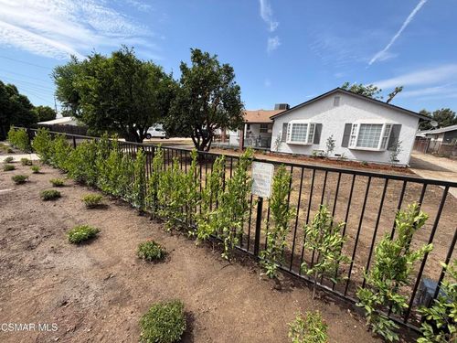4475 Barnard St, Simi Valley, CA, 93063-2401 | Card Image
