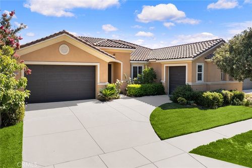 7265 Logsdon Dr, Eastvale, CA, 92880-3825 | Card Image
