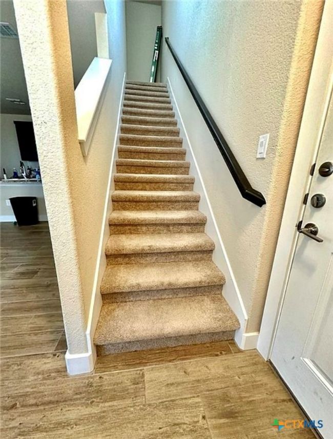 stairs - carpeted | Image 16