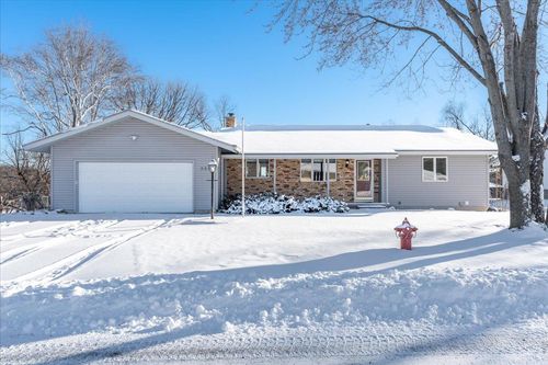 322 Oakridge Drive N, North Hudson, WI, 54016 | Card Image