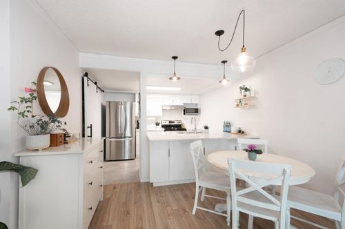8-385 Ginger Dr, New Westminster, BC, V3L5L6 | Card Image