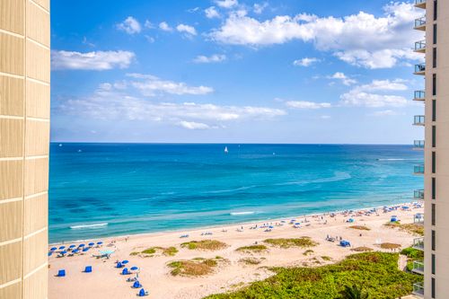 b-15d-2800 N Ocean Dr, Riviera Beach, FL, 33404-3297 | Card Image