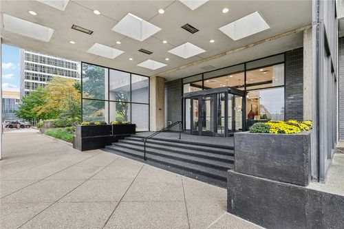 apt-10c-112 Washington Pl, Pittsburgh, PA, 15219-3407 | Card Image