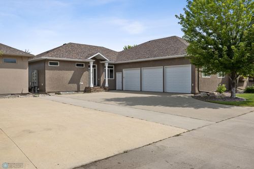 724 Northridge Way, West Fargo, ND, 58078-4365 | Card Image