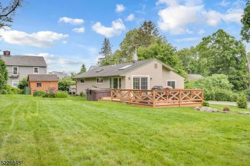 9 S Orchard Ter, Sparta, NJ, 07871-2617 | Card Image