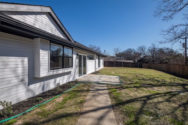 5607 Emrose Cir, House other with 3 bedrooms, 2 bathrooms and null parking in Dallas TX | Image 26