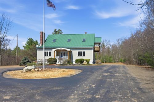 564 Main St, Fremont, NH, 03044-3505 | Card Image