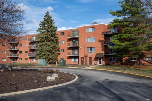apt-b218-2927 Westbrook Dr, Fort Wayne, IN, 46805-2042 | Card Image